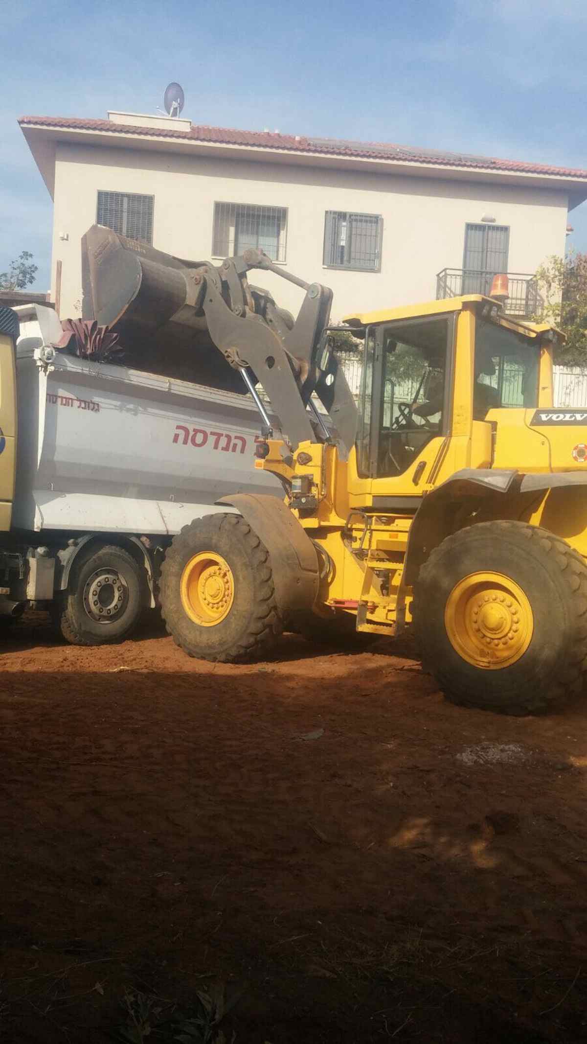 טרקטור שופל | עמית ורון